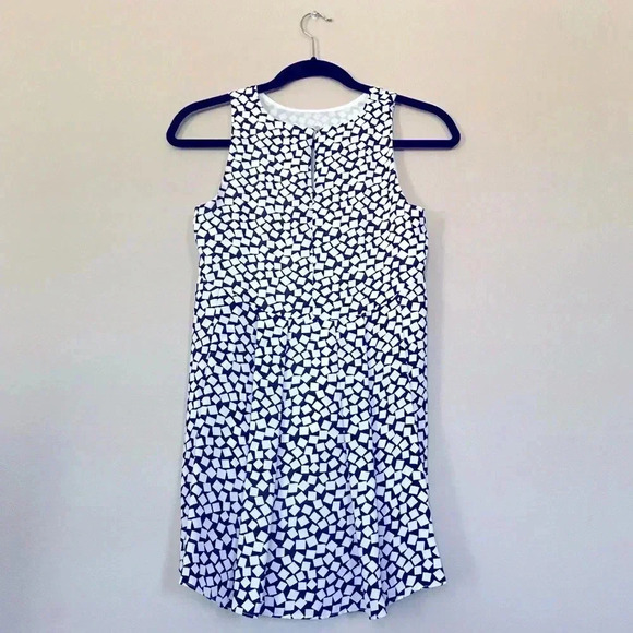 VINCE CAMUTO Printed Tank - Picture 2 of 5